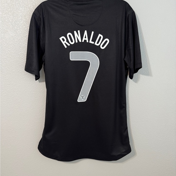 Portugal 2013 Ronaldo away jersey - Picture 1 of 5